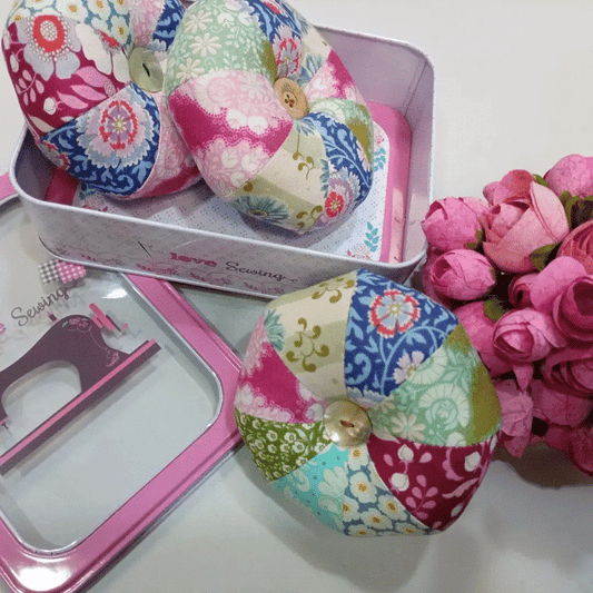 Kit Chá de Costura - Alfineteira em Patchwork