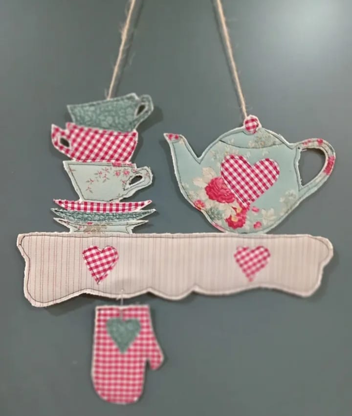 Kit Costura com Magia e Amor - Placa de Cozinha 2