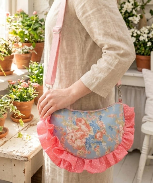 Kit Costura com Magia e Amor - Bolsa Lua com Folhos
