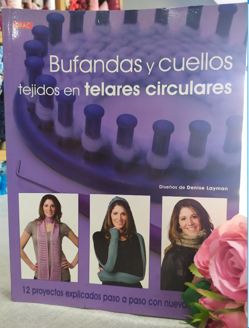 Livro Bufandas y Cuellos Tejidos en Telares Circulares