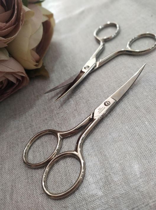 curved tip embroidery scissors