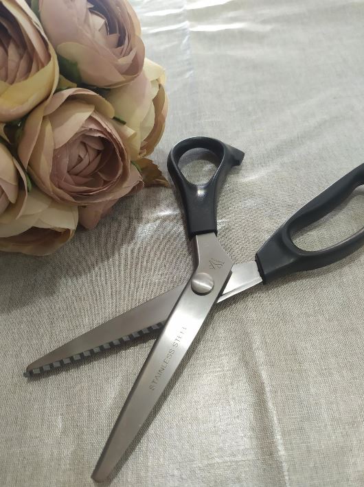 Zig Zag Fabric Scissors