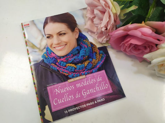 Livro Nuevos Modelos de Cuellos de Ganchillo by Veronika Hug